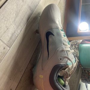 COPY - woman hyperdiamond 4 elite softball cleats